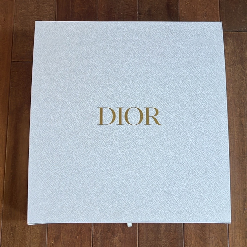 ⭐️RARE⭐️Christian Dior Large Book Tote Embroidered Fuschia Ltd. Edition FULL SET - Picture 16 of 17